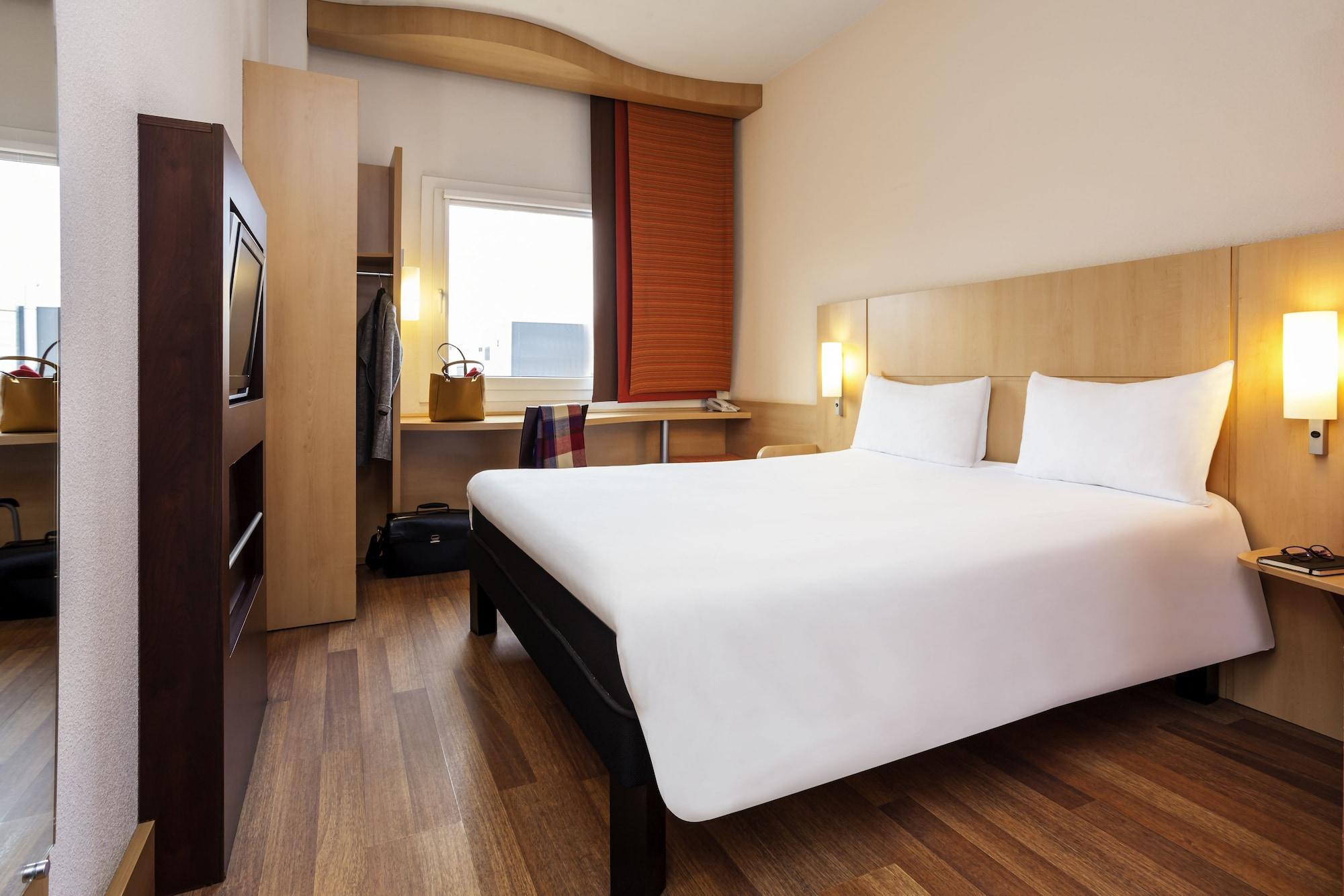 Hotel Ibis שטובל מראה חיצוני תמונה
