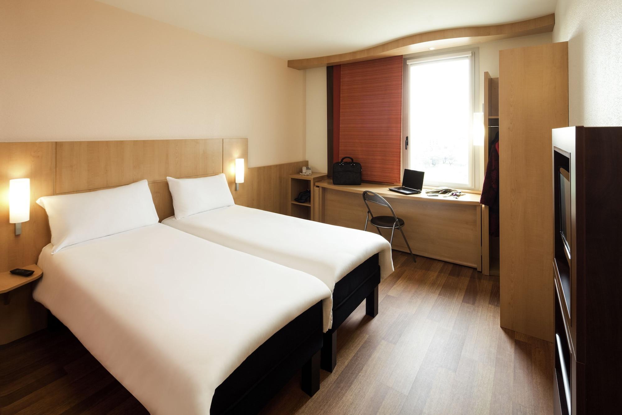 Hotel Ibis שטובל מראה חיצוני תמונה