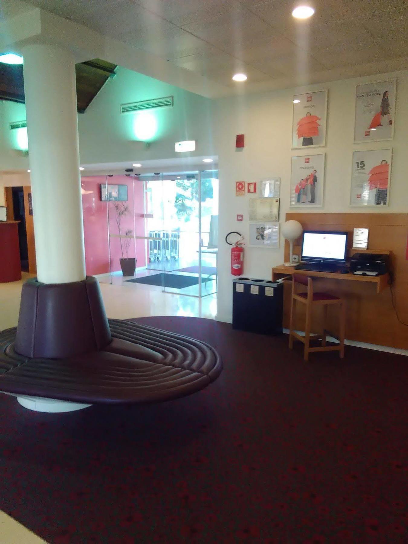 Hotel Ibis שטובל מראה חיצוני תמונה