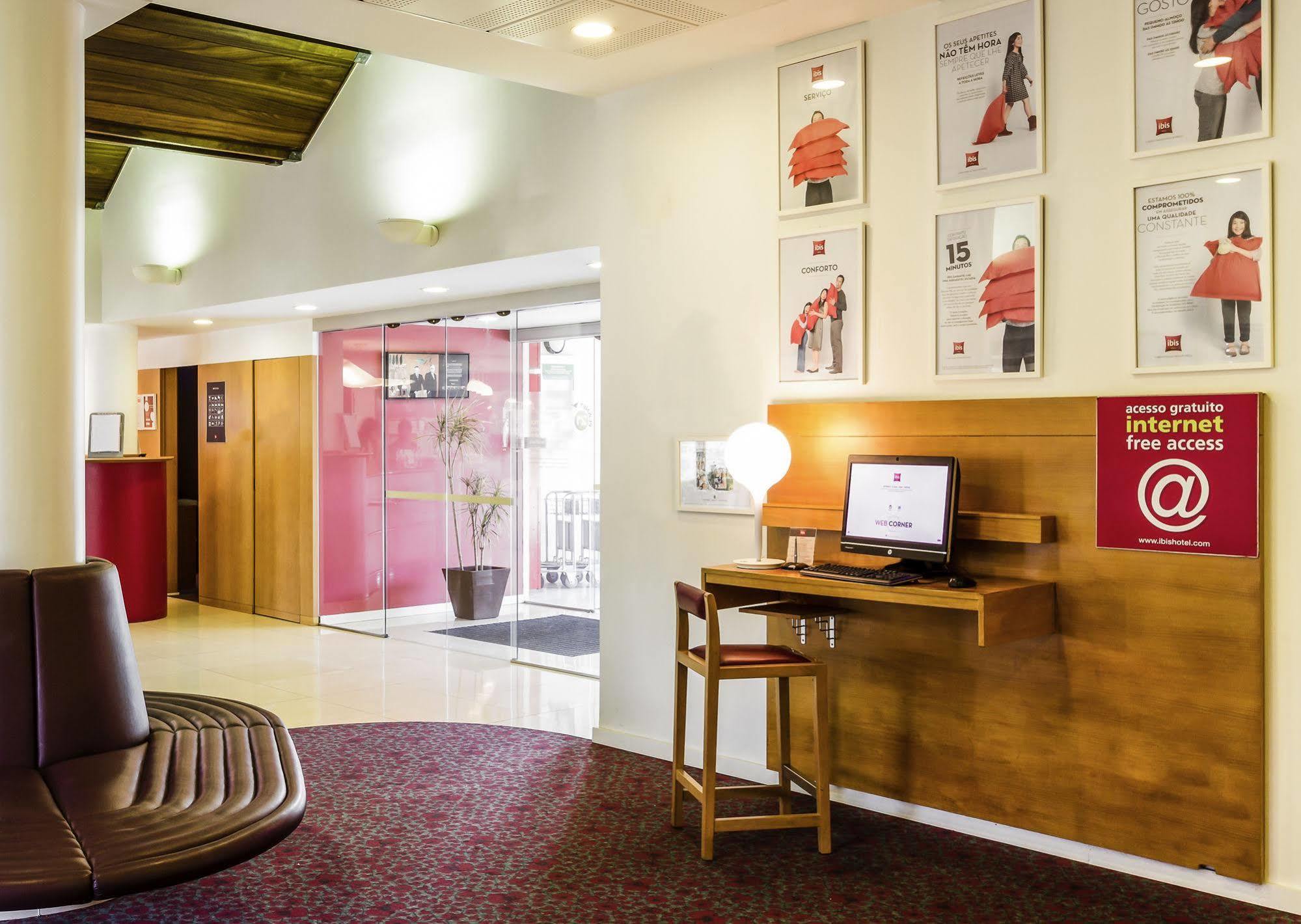 Hotel Ibis שטובל מראה חיצוני תמונה